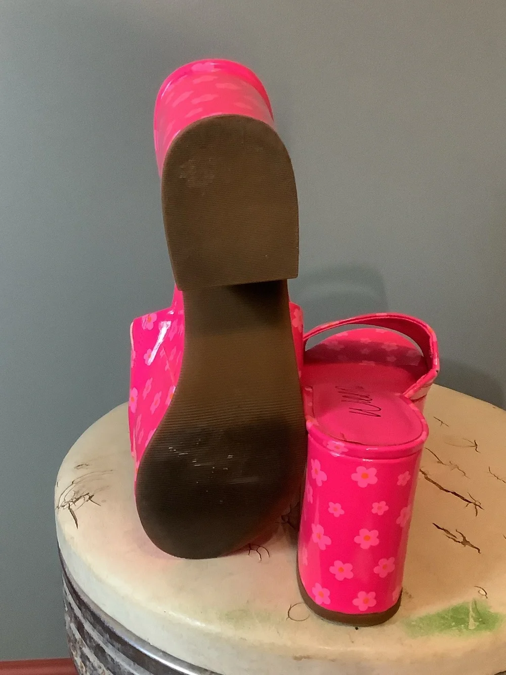 Wild Pair Hot Pink Floral Platform Sandals - Size 5. Excellent Condition.